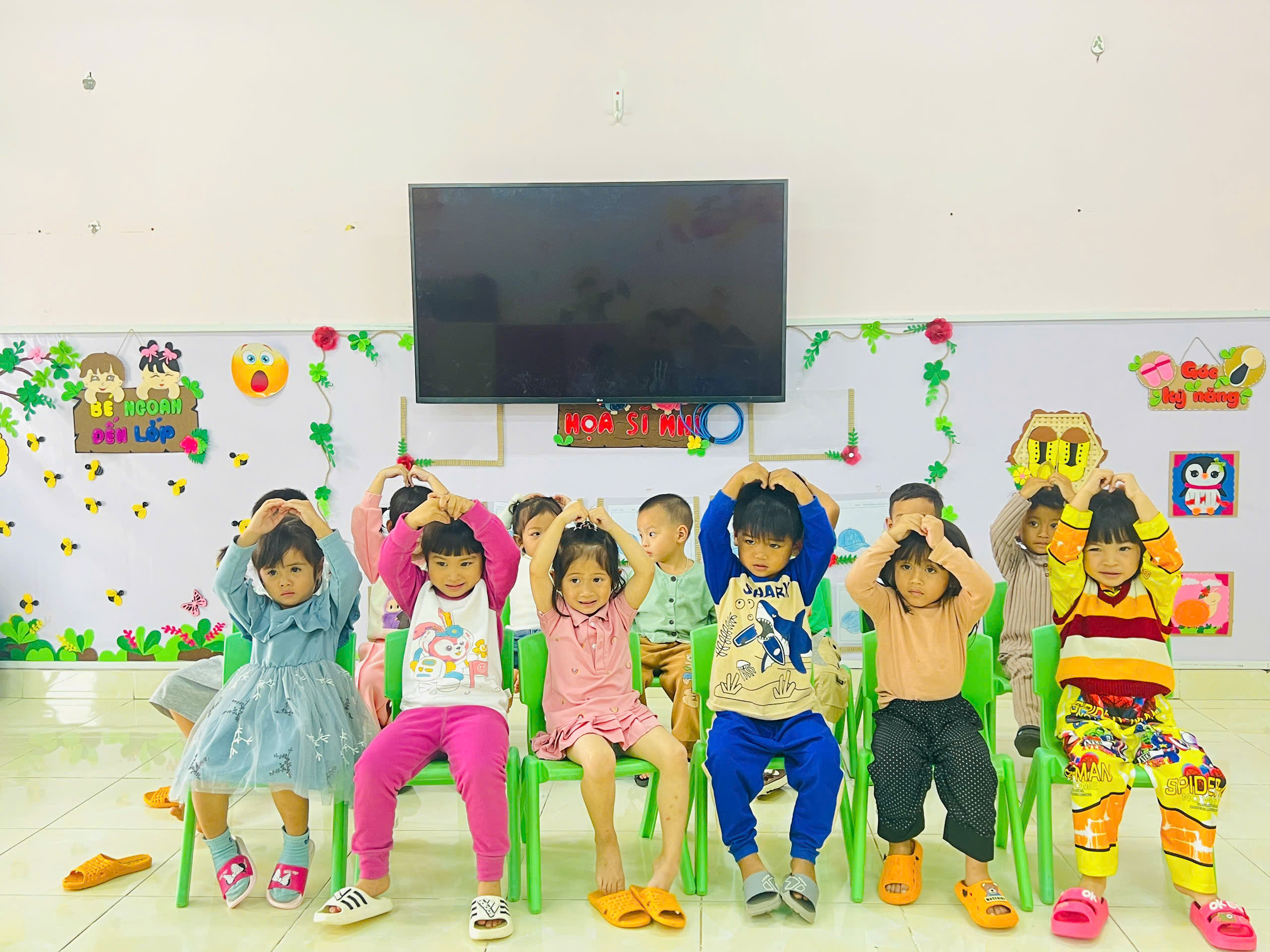 HOẠT ĐỘNG 20/11 CỦA LỚP MẦM