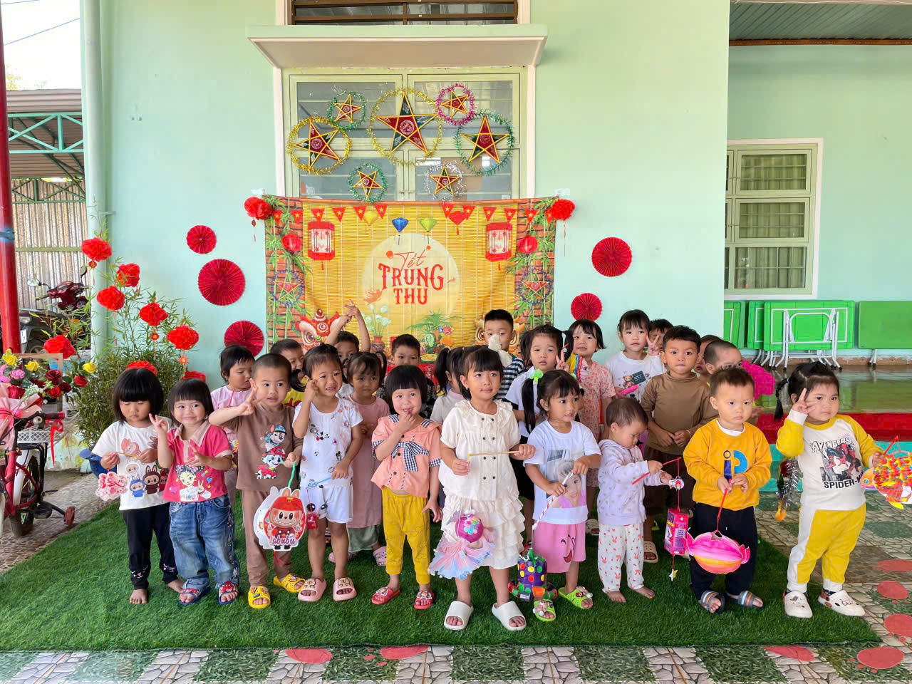 Chào Mừng Ngày Phụ Nữ Việt Nam 20-10 Lớp Chồi 2