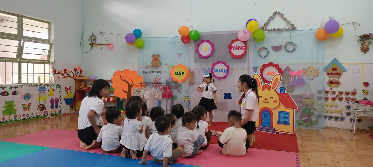 DẠY TRẺ KỸ NĂNG GẤP QUẦN ÁO - TRẺ 3-4 TUỔI