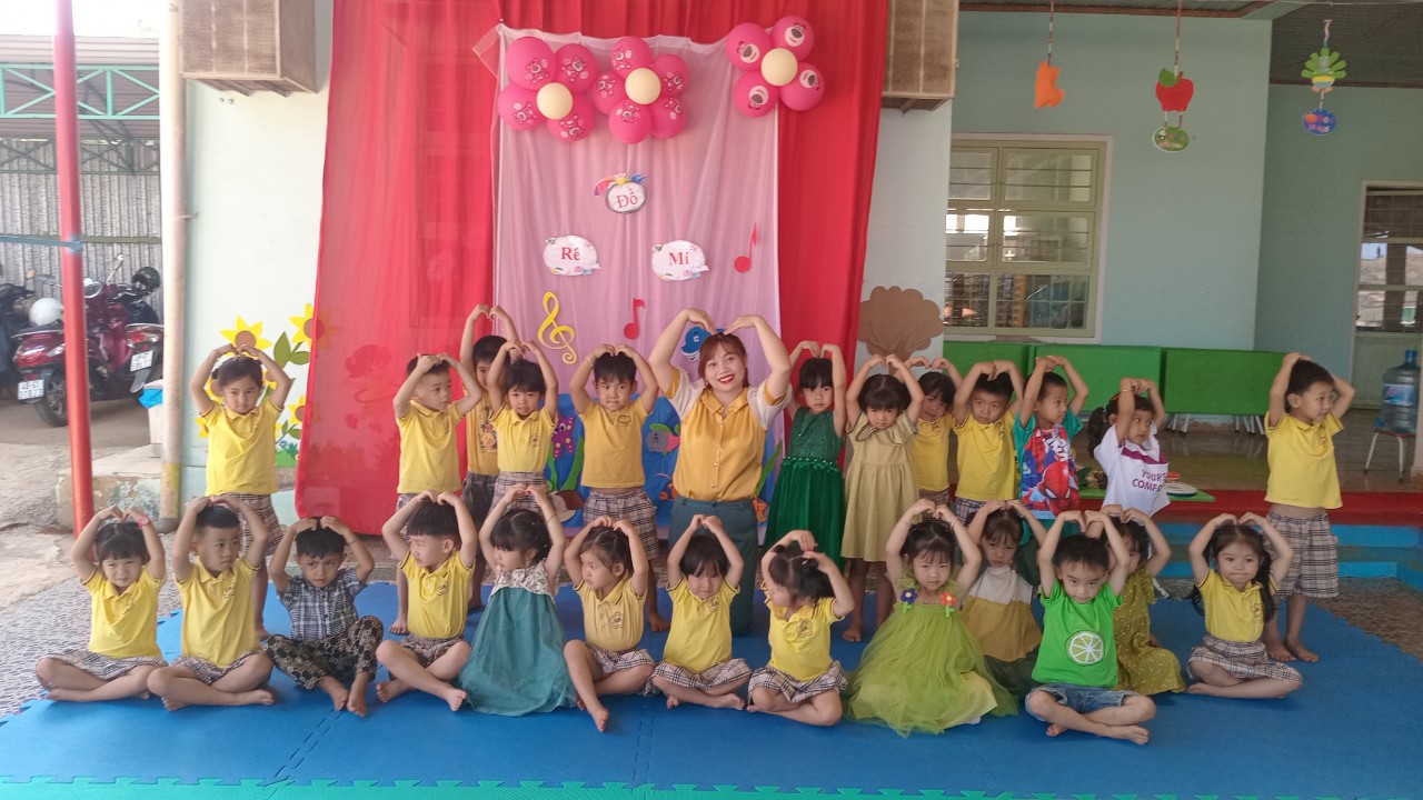 Hoạt động âm nhạc VĐMH : Cá vàng bơi 